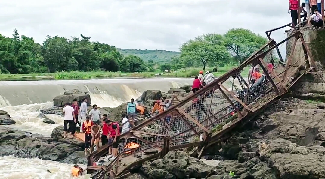 Pune Bridge Collapse: Tragedy at Kundamala Spot Raises Safety Concerns in Maharashtra